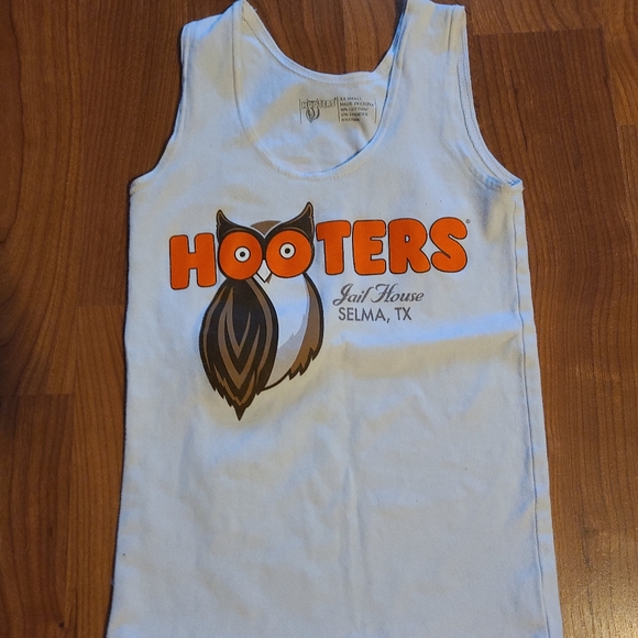 Hooters xxs Jail house Selma, Texas tank top - Picture 3 of 9